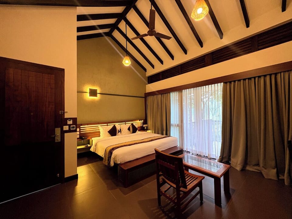Mobility-Friendly Luxury Villa | Select Comfort beds, desk, blackout drapes, soundproofing