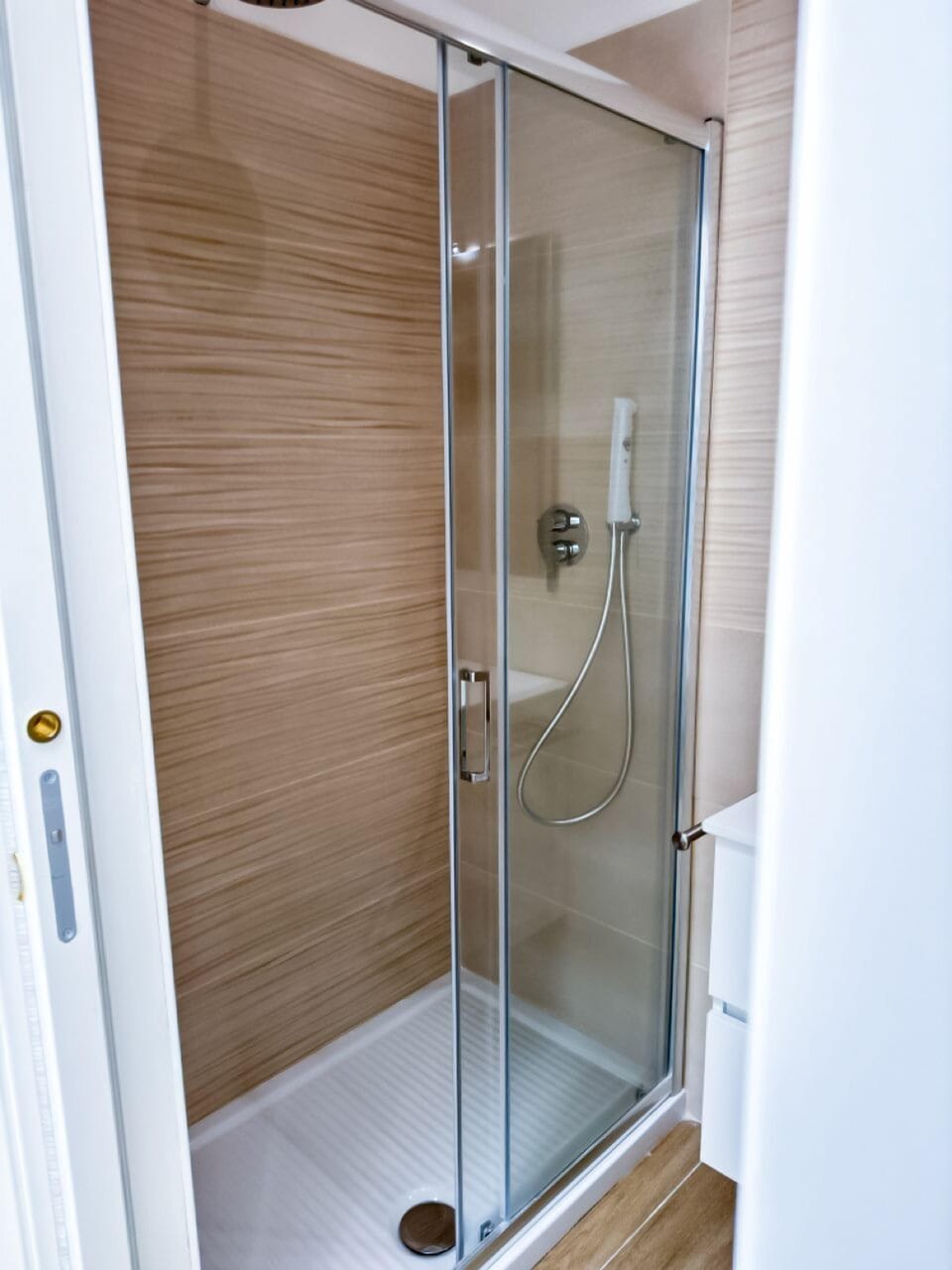 Classic Room | Bathroom | Hair dryer, bidet