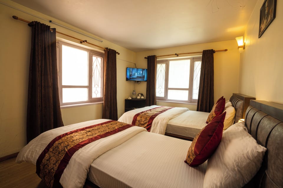 A/C Super Deluxe Room with 1 Single Bed & 1 Double Master Bed | Hypo-allergenic bedding, desk, free WiFi, bed sheets