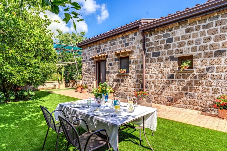House | 3 bedrooms, iron/ironing board, high-speed internet