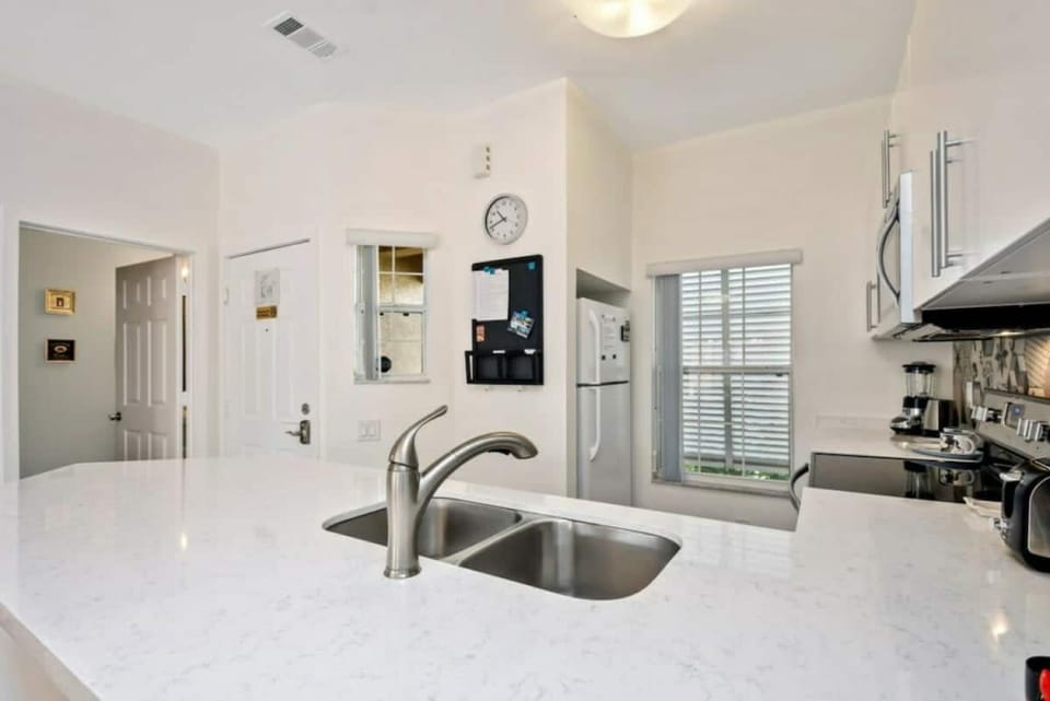 House | 3 bedrooms, iron/ironing board, Internet