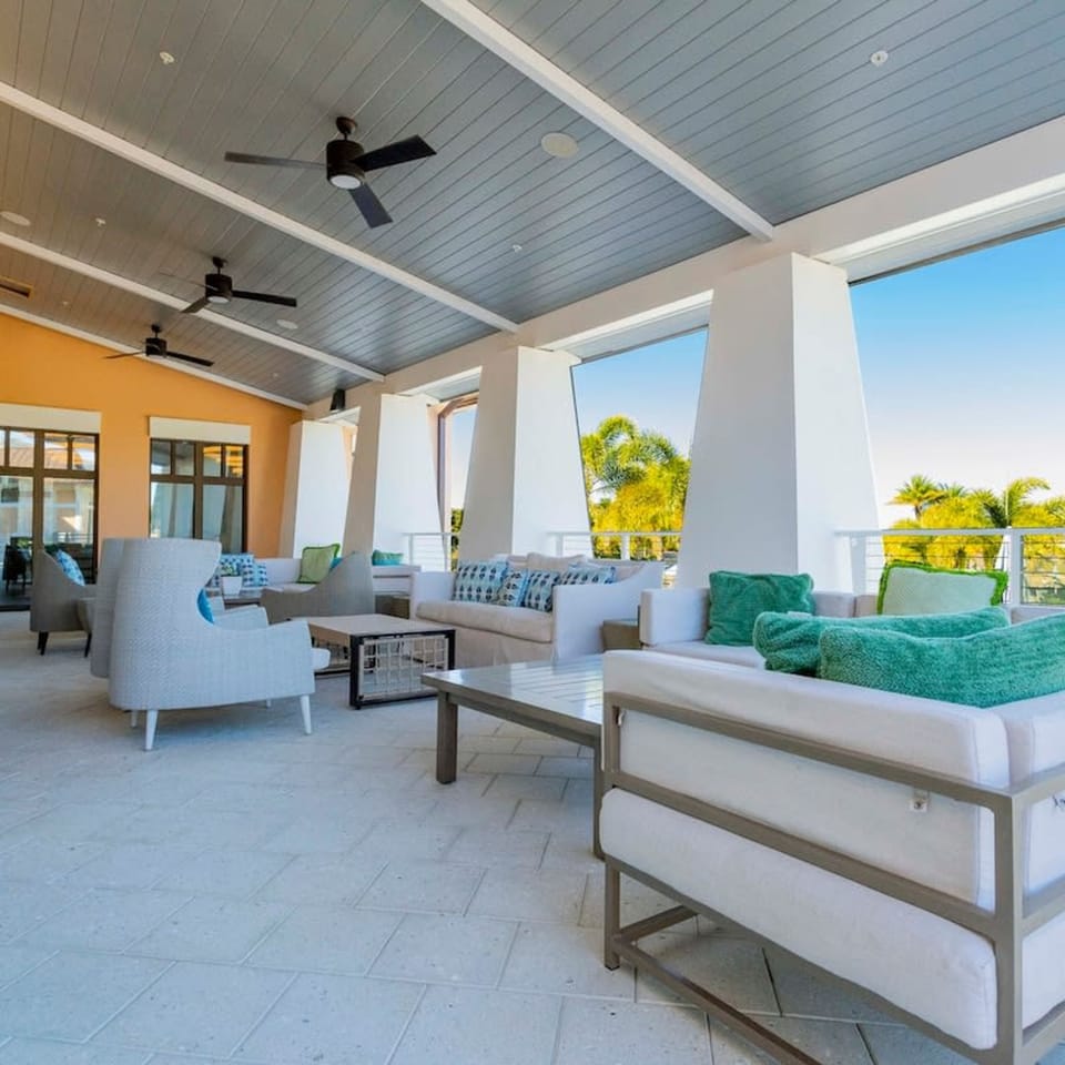 House | 5 bedrooms, high-speed internet