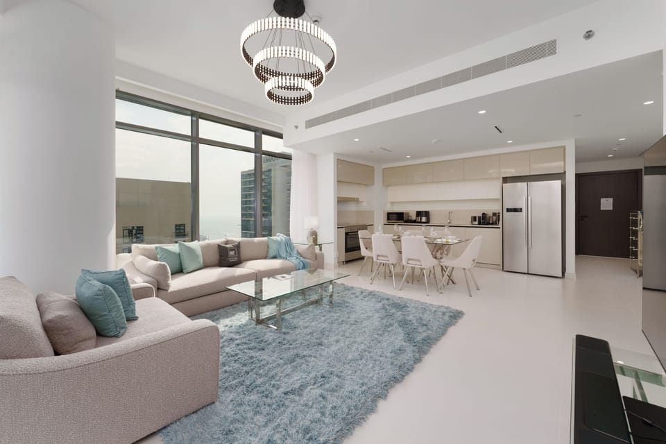 Exclusive Apartment, 3 Bedrooms, Sea View | Living room