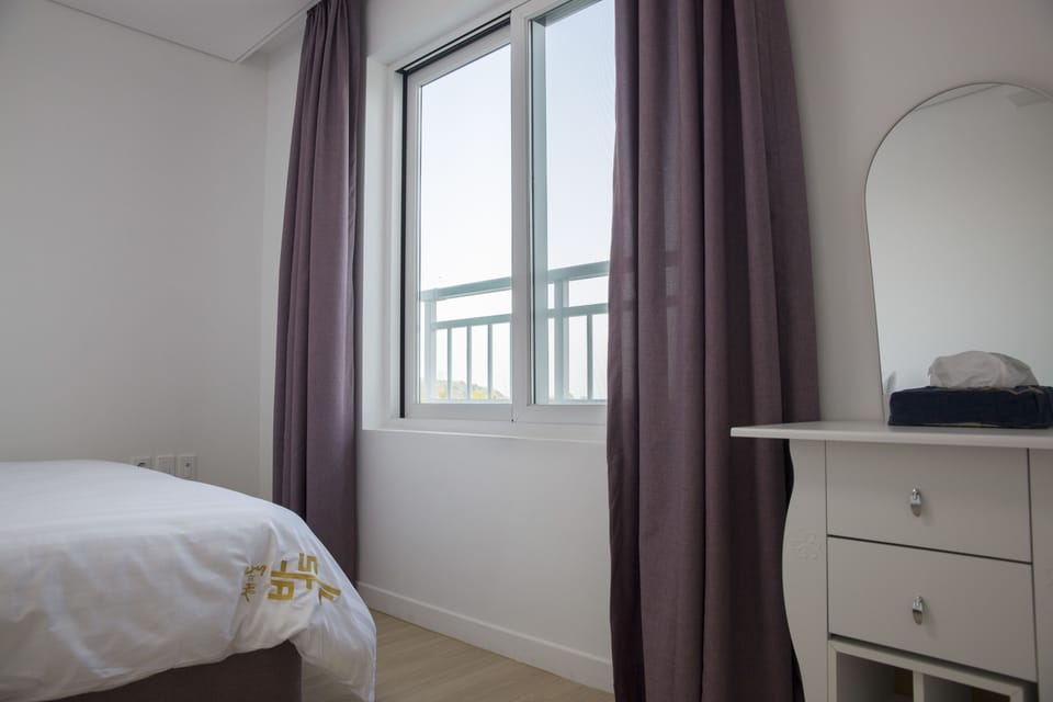 Suite (Type A) | Laptop workspace, free WiFi, bed sheets
