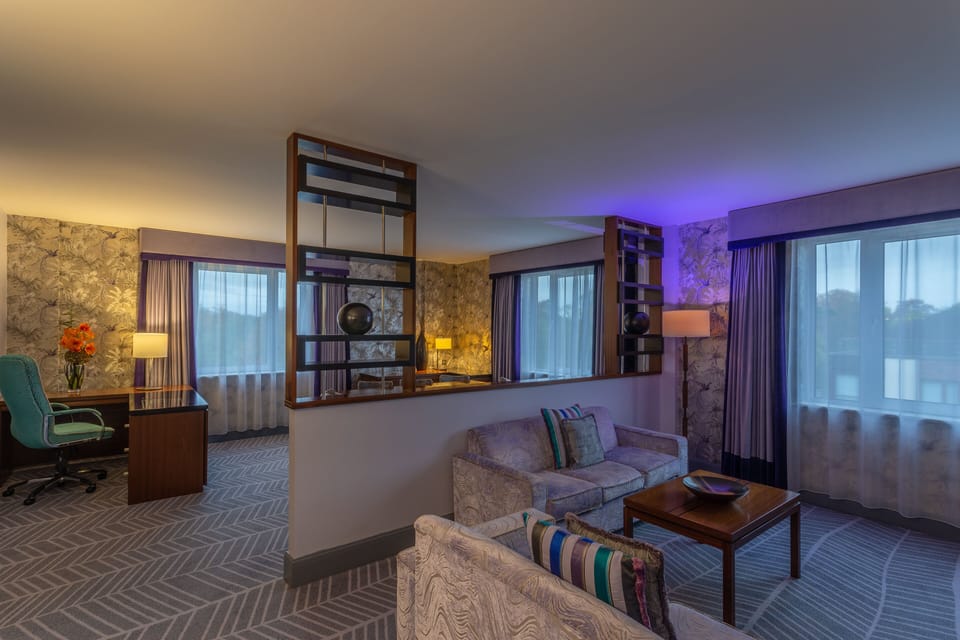 Suite, 1 Bedroom, Park View | Hypo-allergenic bedding, minibar, in-room safe, desk