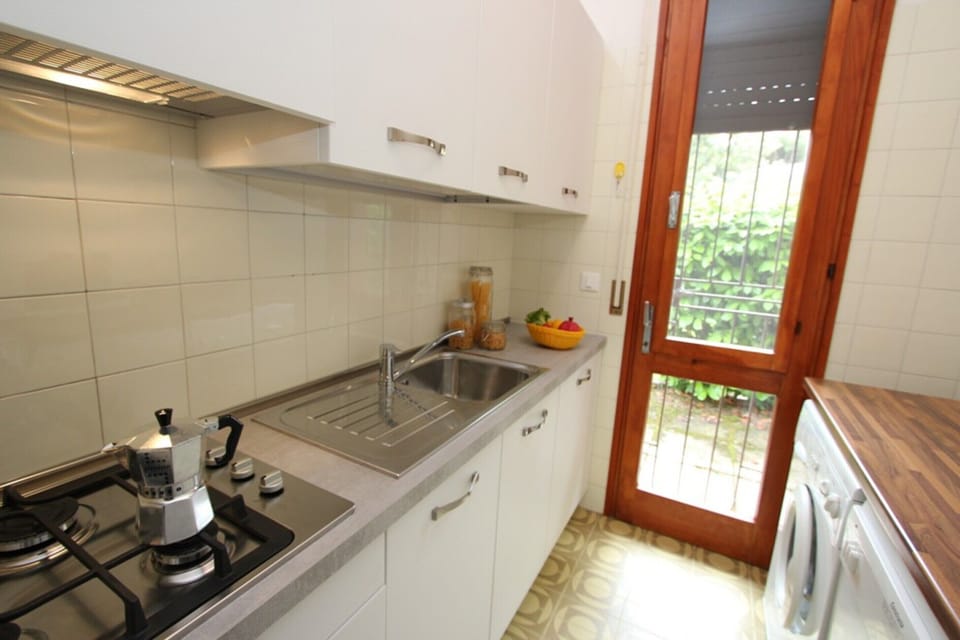 Apartment, 3 Bedrooms, Garden View | Interior