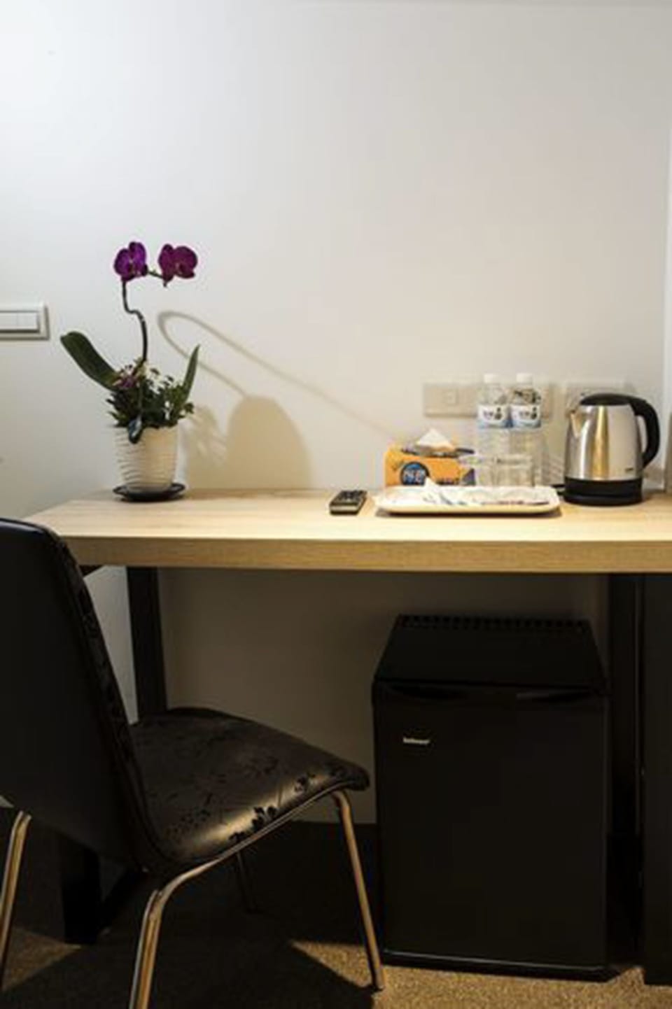 Desk, free WiFi, bed sheets