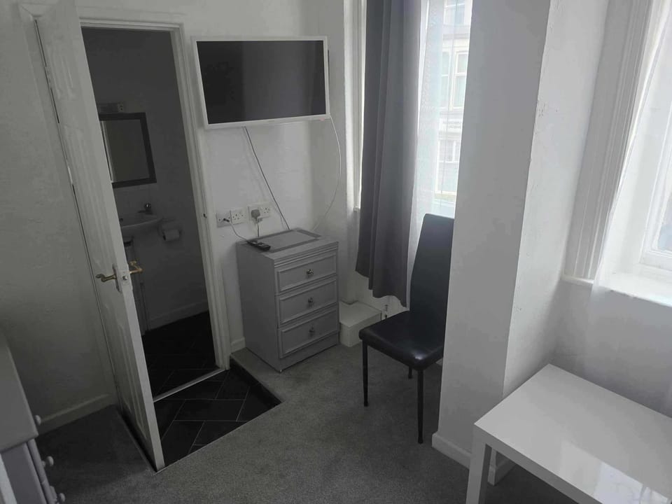 Classic Single Room | Free WiFi