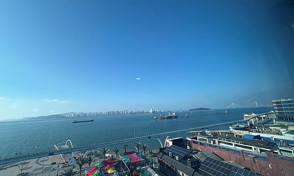 Deluxe Twin Room with Ocean View | Individually decorated, individually furnished, desk, free WiFi