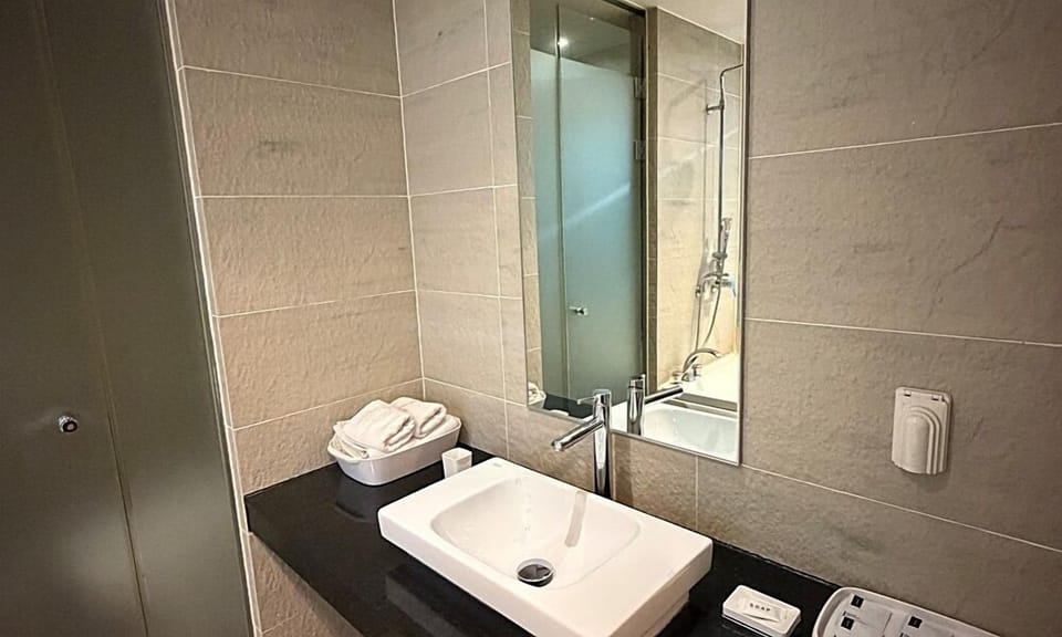 Standard Twin Room with Mountain View | Individually decorated, individually furnished, desk, free WiFi