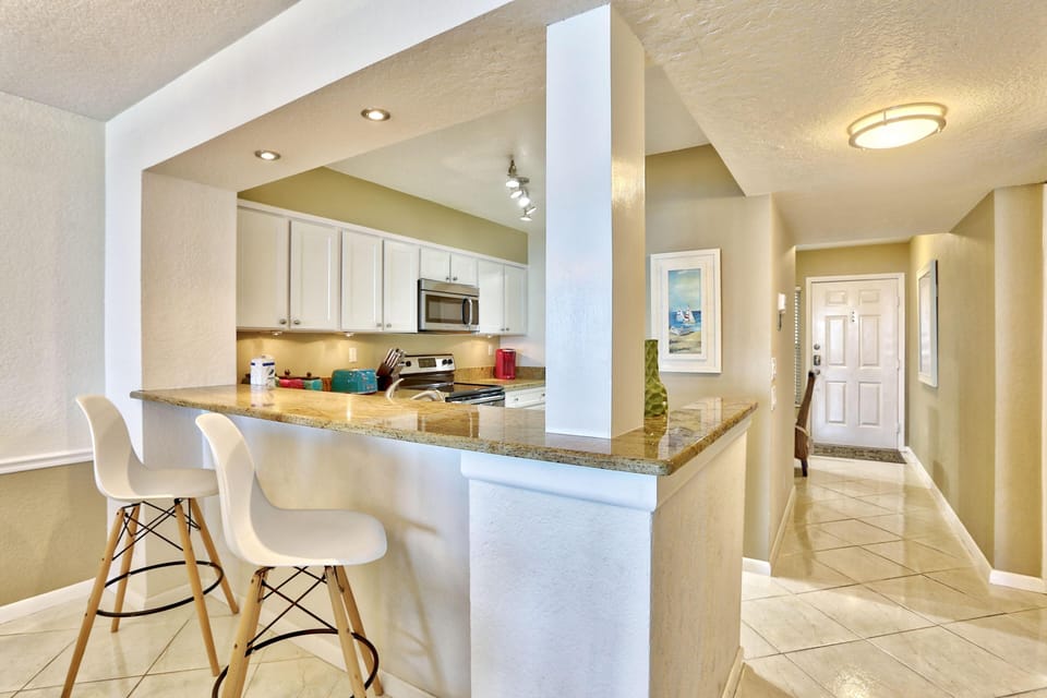 Condo, 1 King Bed with Sofa bed (Bahia Vista 361- Club Bahia) | Private kitchen | Oven, toaster