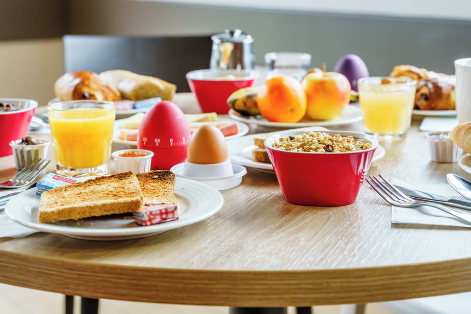 Daily buffet breakfast for a fee