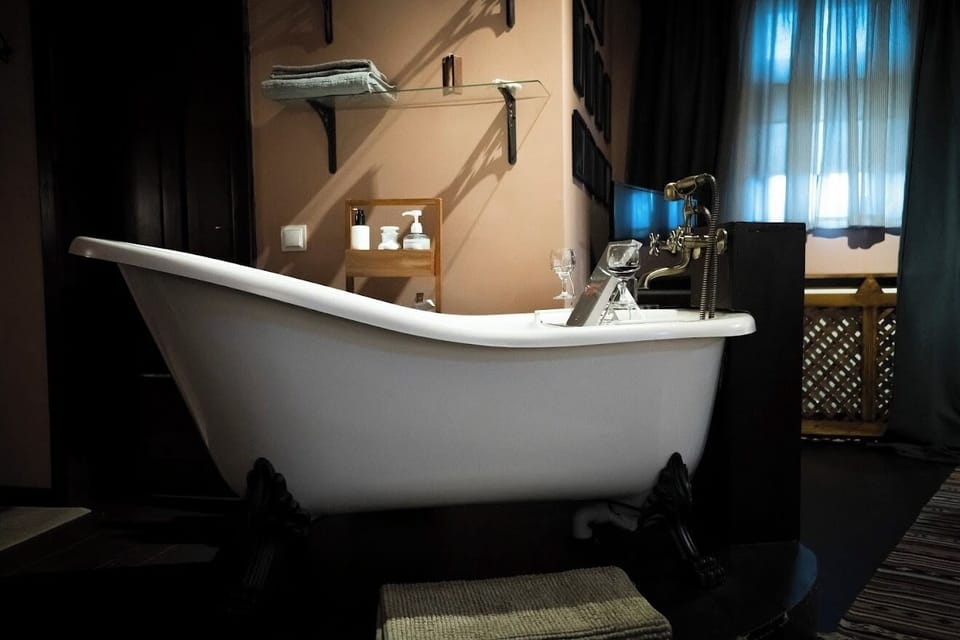Premium Double Room | In-room safe, iron/ironing board, free WiFi