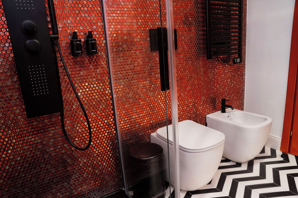 Make Love Not Rules (102) | Bathroom | Designer toiletries, hair dryer, bathrobes, slippers