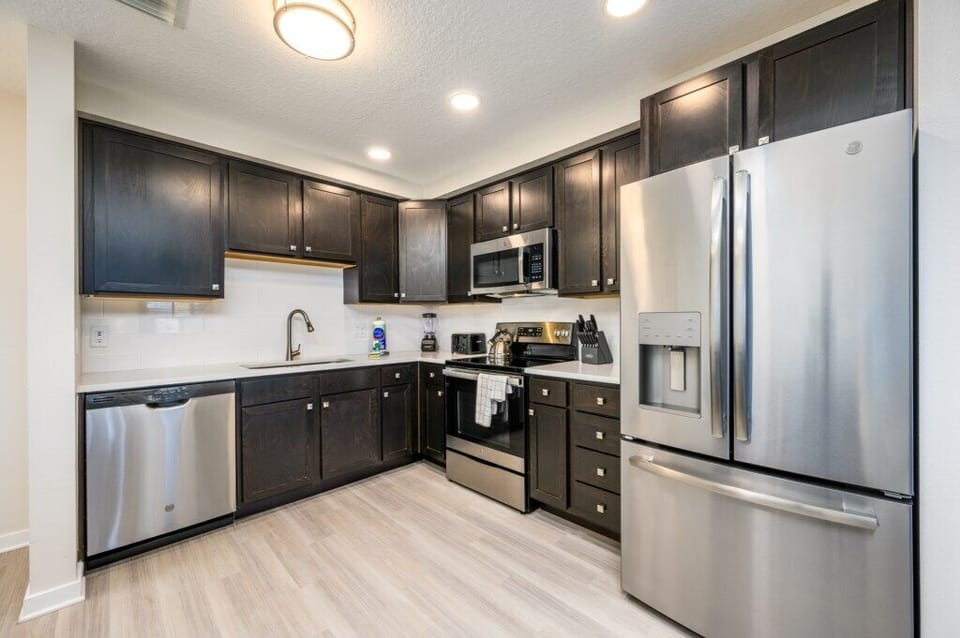 Condo (New Modern Vista Cay Reserve Condo - ) | Private kitchen