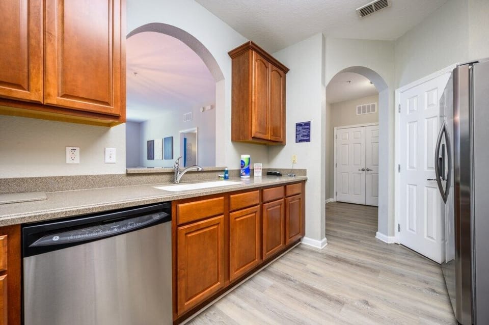 Condo (New Beautiful Condo, Vista Cay, Orlan) | Private kitchen | Cookware/dishes/utensils