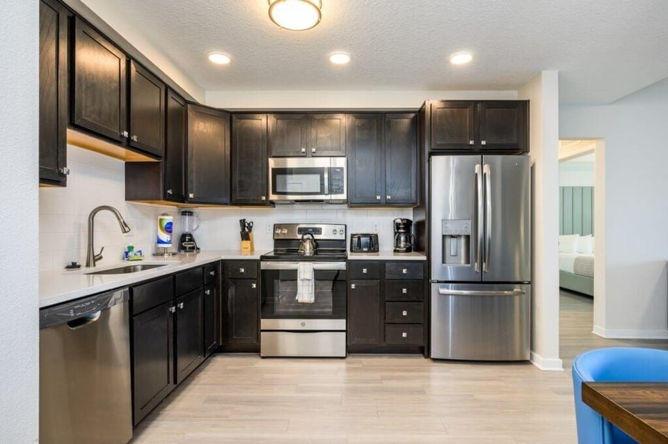Condo (New Modern Vista Cay Reserve Condo - ) | Private kitchen | Cookware/dishes/utensils