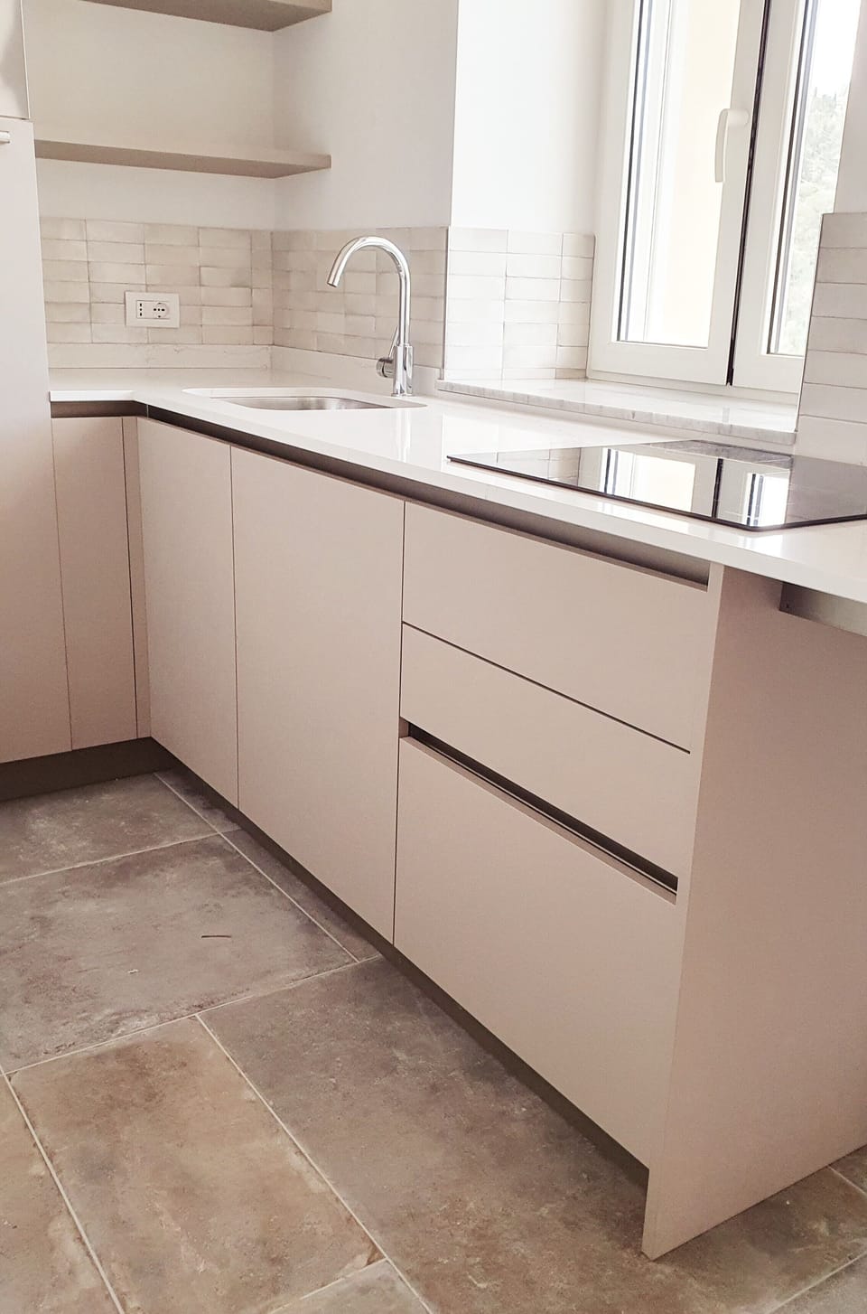 Studio, Kitchen, Mountain View | Private kitchen | Highchair