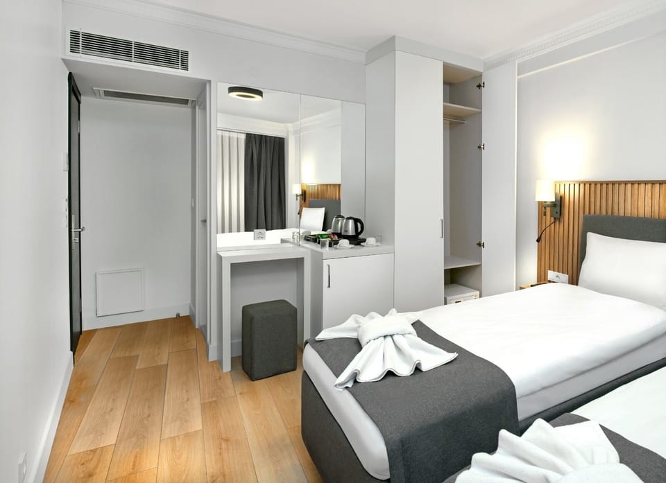 In-room safe, soundproofing, free WiFi