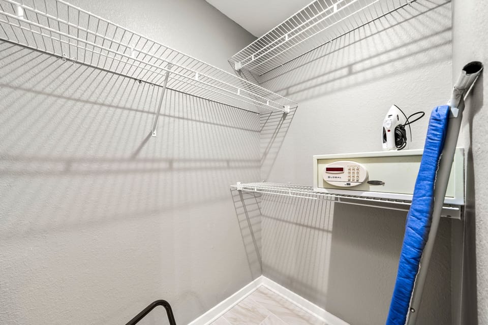 House | 2 bedrooms, iron/ironing board, Internet