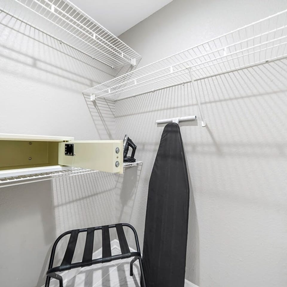 House | 2 bedrooms, iron/ironing board, Internet
