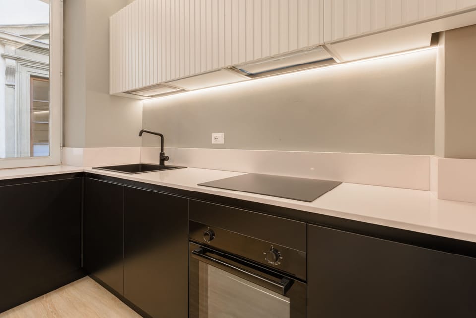 Luxury Apartment | Private kitchen | Fridge, oven, cookware/dishes/utensils