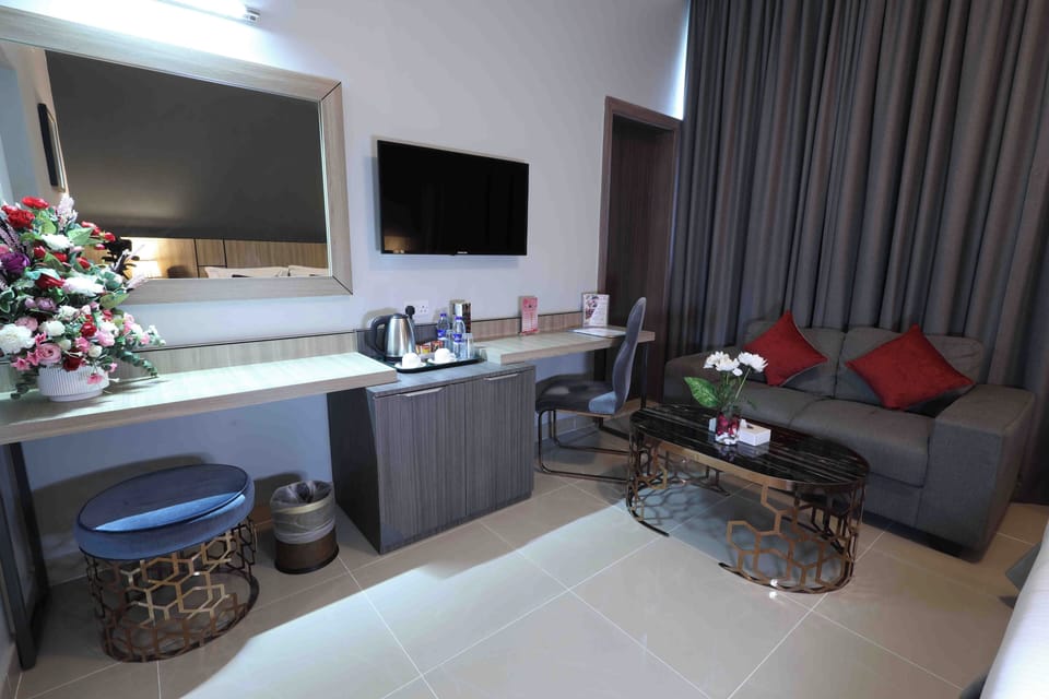 Junior Suite, Ocean View | Television
