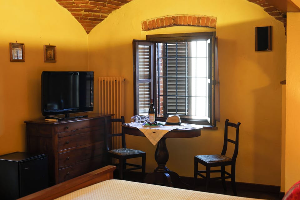 Room, Garden View | In-room safe, soundproofing, iron/ironing board, free WiFi