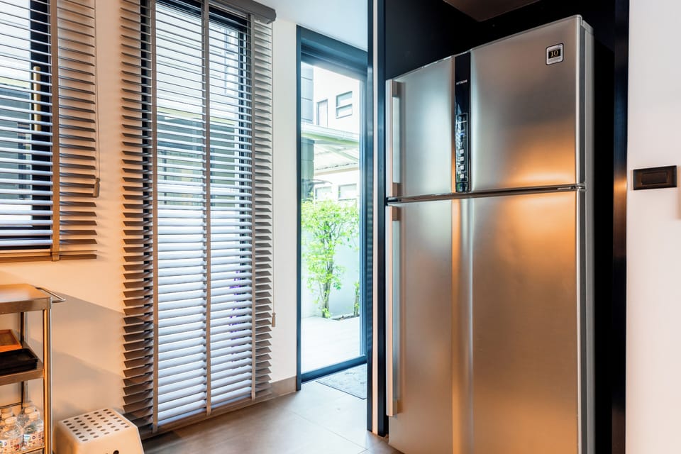 Design Villa, 4 Bedrooms, Executive Level | Private kitchen | Fridge, microwave, oven, stovetop