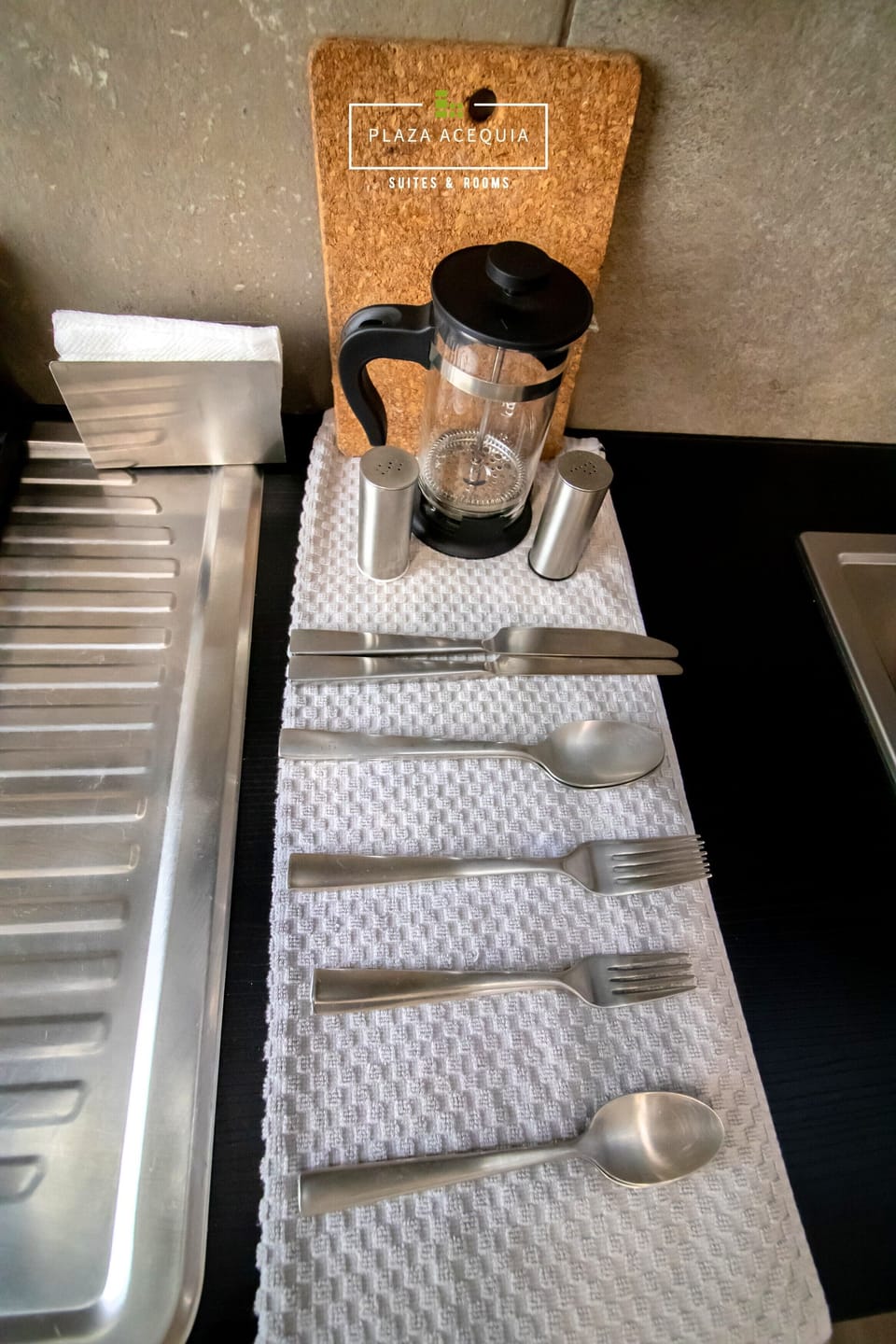 Family Studio | Private kitchen | Coffee/tea maker, microwave, blender, eco-friendly cleaning products