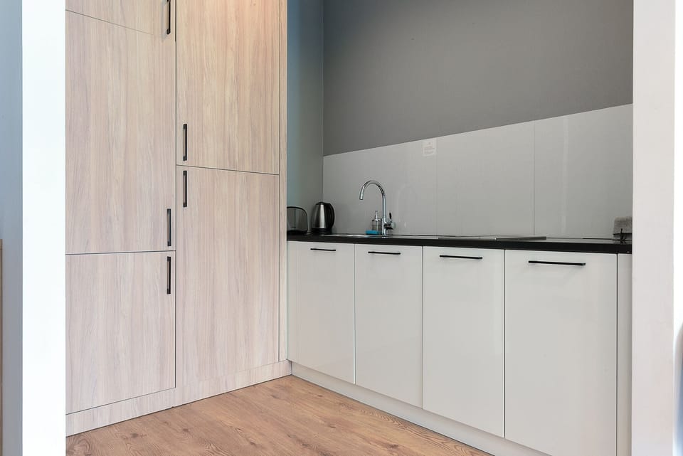 Comfort Studio | Private kitchenette | Fridge, microwave, oven, stovetop