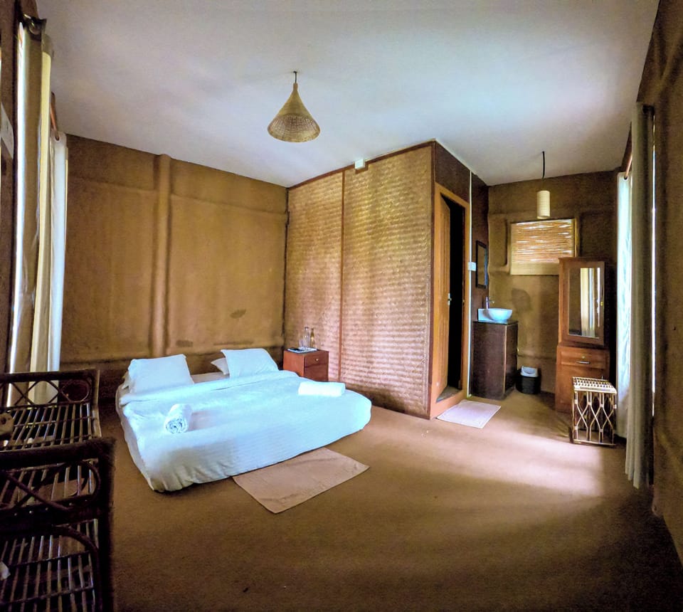 Exclusive Tree House, 1 King Bed, Non Smoking, Pool View | In-room safe, individually decorated, individually furnished, desk