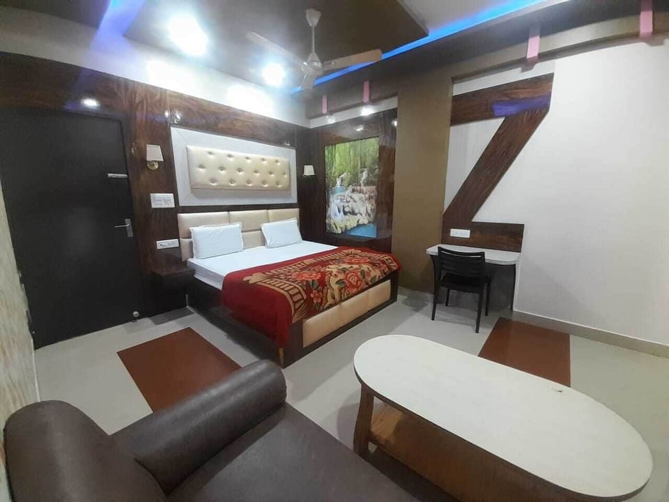 Deluxe Studio Suite | Free WiFi