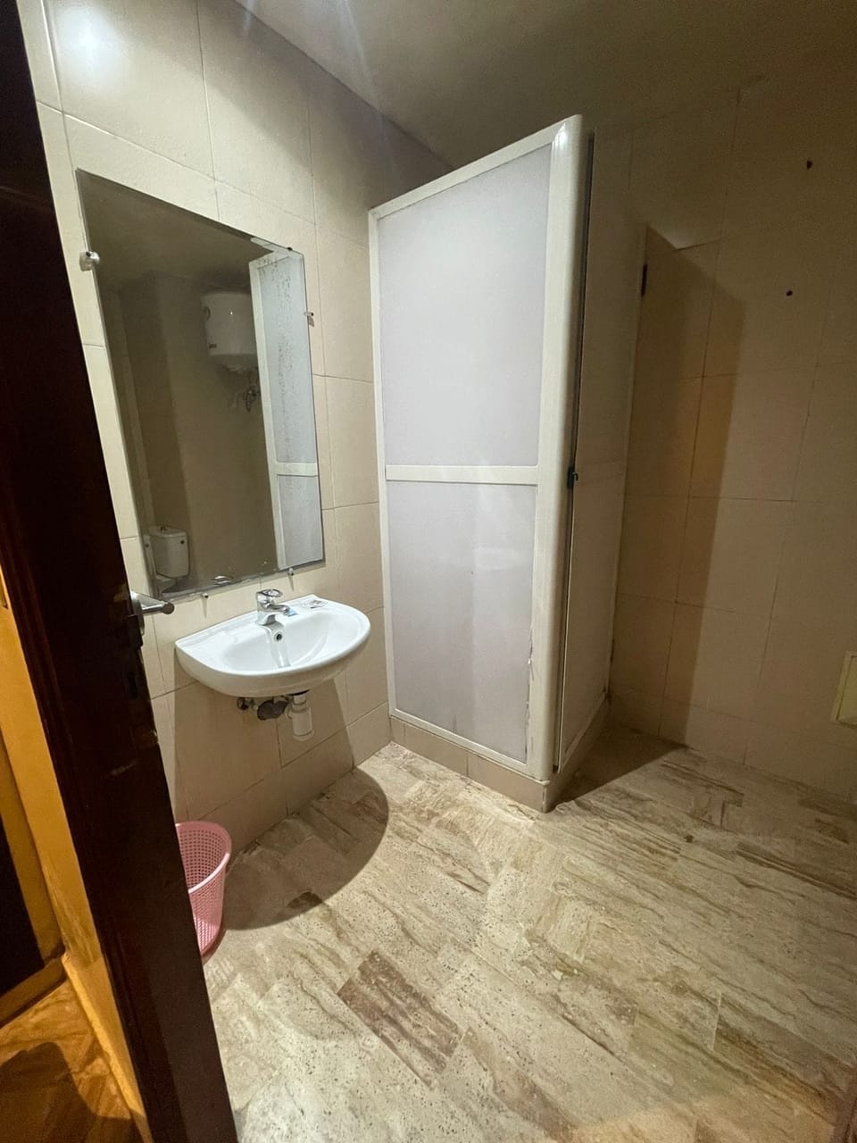 Room | Bathroom | Bathtub, towels