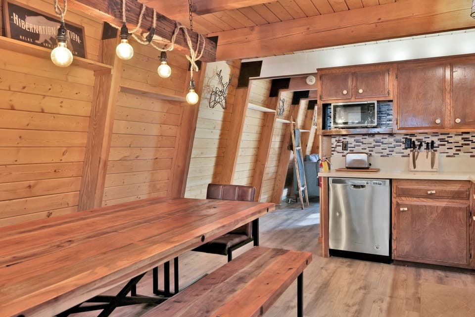 Cabin, Patio, Mountain View (2190) | Private kitchen | Coffee/tea maker