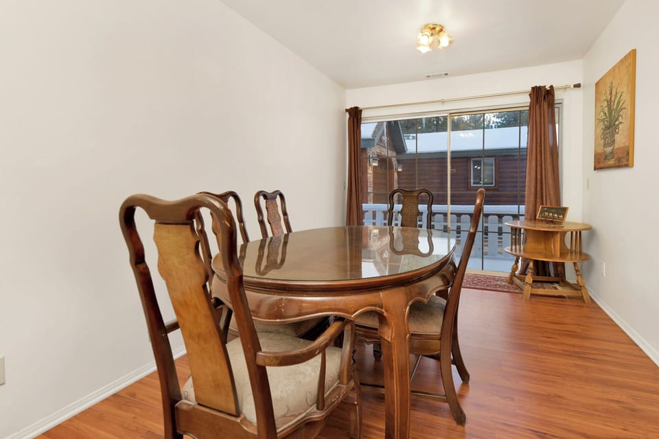 Cabin, Multiple Beds, Patio, Mountain View (2222) | 4 bedrooms, individually decorated, individually furnished, bed sheets