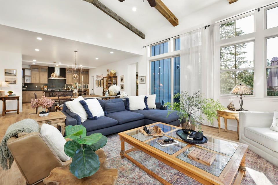 House, Multiple Beds, Patio, Mountain View (2301) | Living area