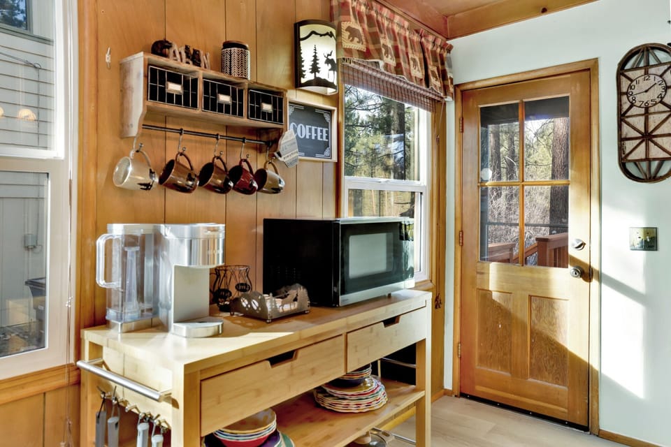 Cabin, Multiple Beds, Patio, Mountain View (2386) | Private kitchen