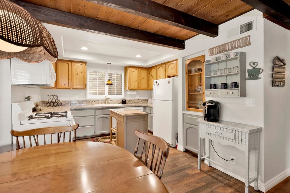 Cabin, Multiple Beds, Patio, Mountain View (2170) | Private kitchen | Coffee/tea maker