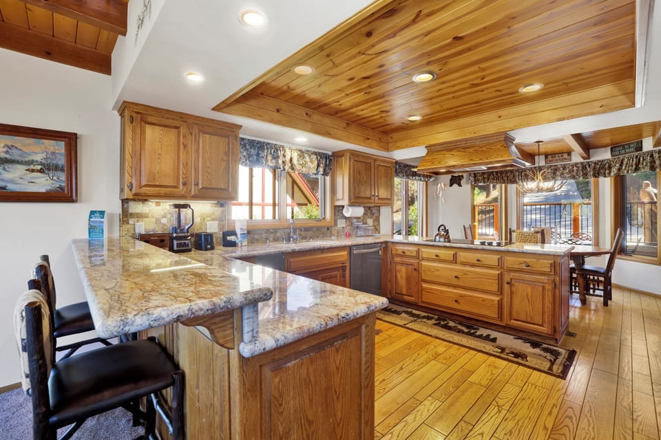 Cabin, Multiple Beds, Hot Tub, Mountain View (2098) | Private kitchen | Coffee/tea maker