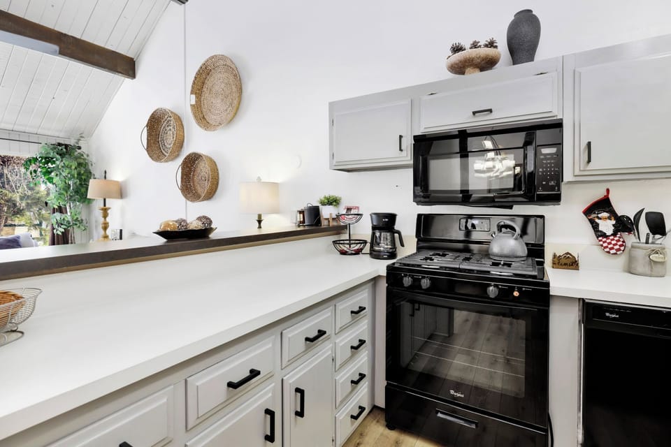 Condo, Multiple Beds, Patio, Mountain View (2125) | Private kitchen | Coffee/tea maker