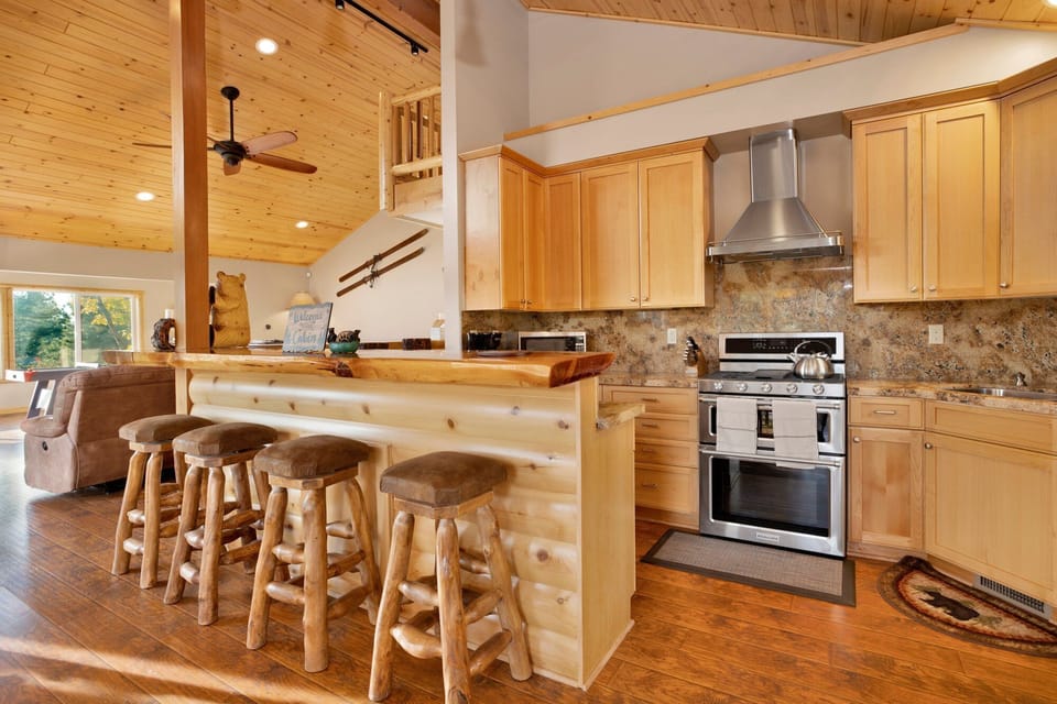 Cabin, Multiple Beds, Patio, Mountain View (2141) | Private kitchen