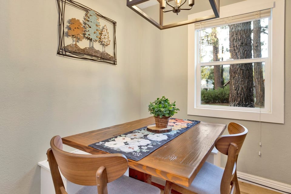 Cabin, 1 Double Bed with Sofa bed, Hot Tub, Mountain View (2315) | 1 bedroom, individually decorated, individually furnished, bed sheets