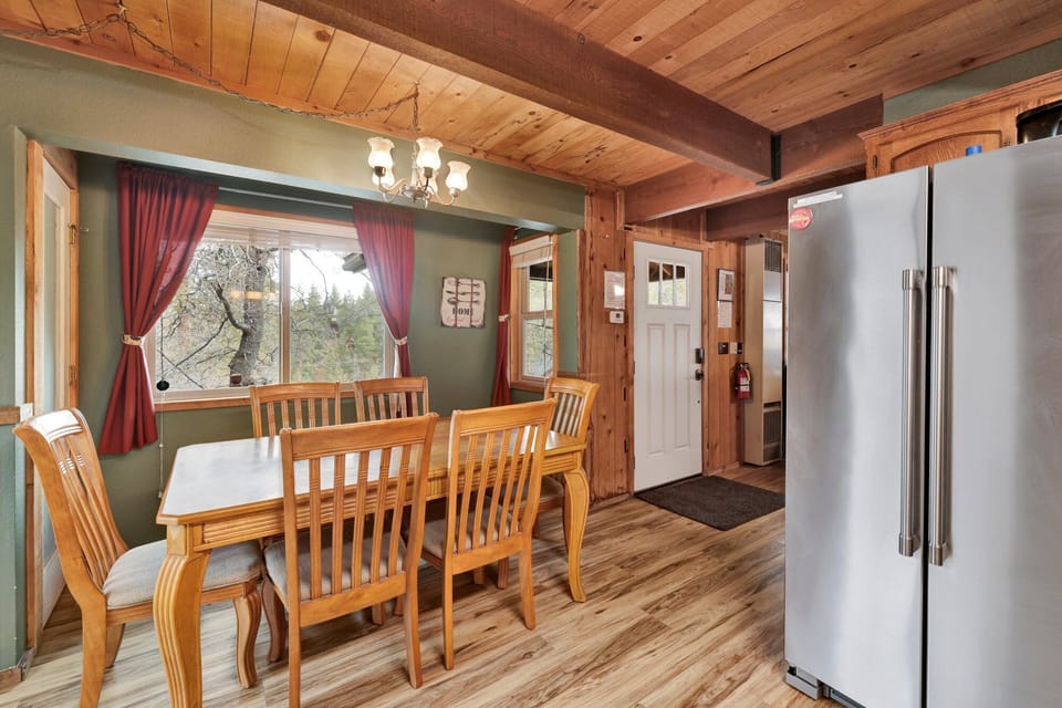 Cabin, Multiple Beds, Hot Tub, Mountain View (2166) | Dining