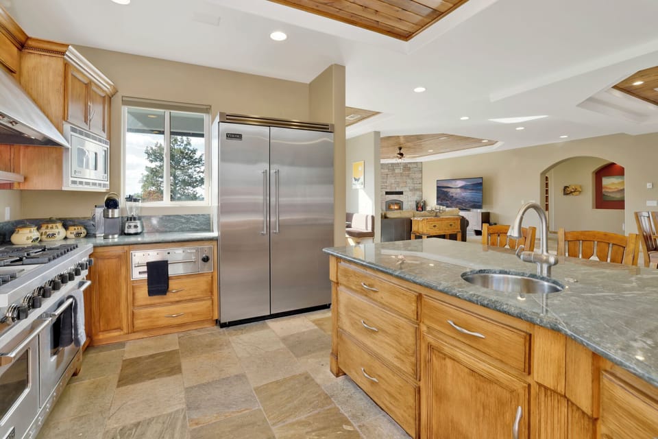 Cabin, Multiple Beds, Hot Tub, Mountain View (2178) | Private kitchen