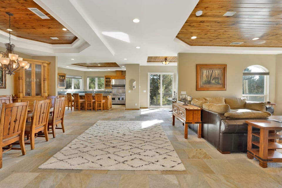 Cabin, Multiple Beds, Hot Tub, Mountain View (2178) | Living area