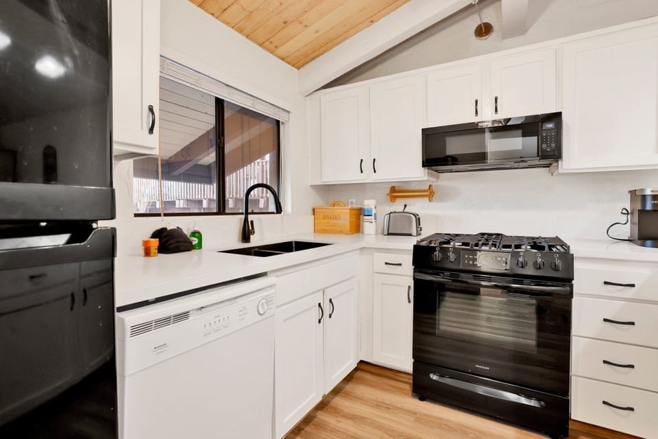 Condo, Multiple Beds, Patio, Mountain View (2354) | Private kitchen | Coffee/tea maker