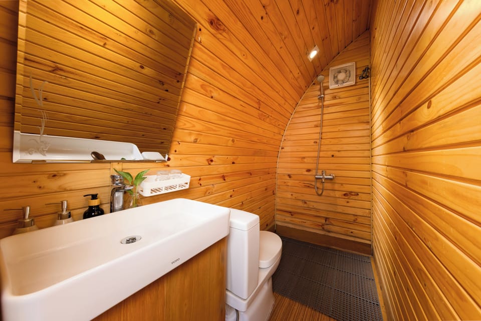 Classic Bungalow, Mountain View | Bathroom | Hydromassage showerhead, designer toiletries, hair dryer, bathrobes