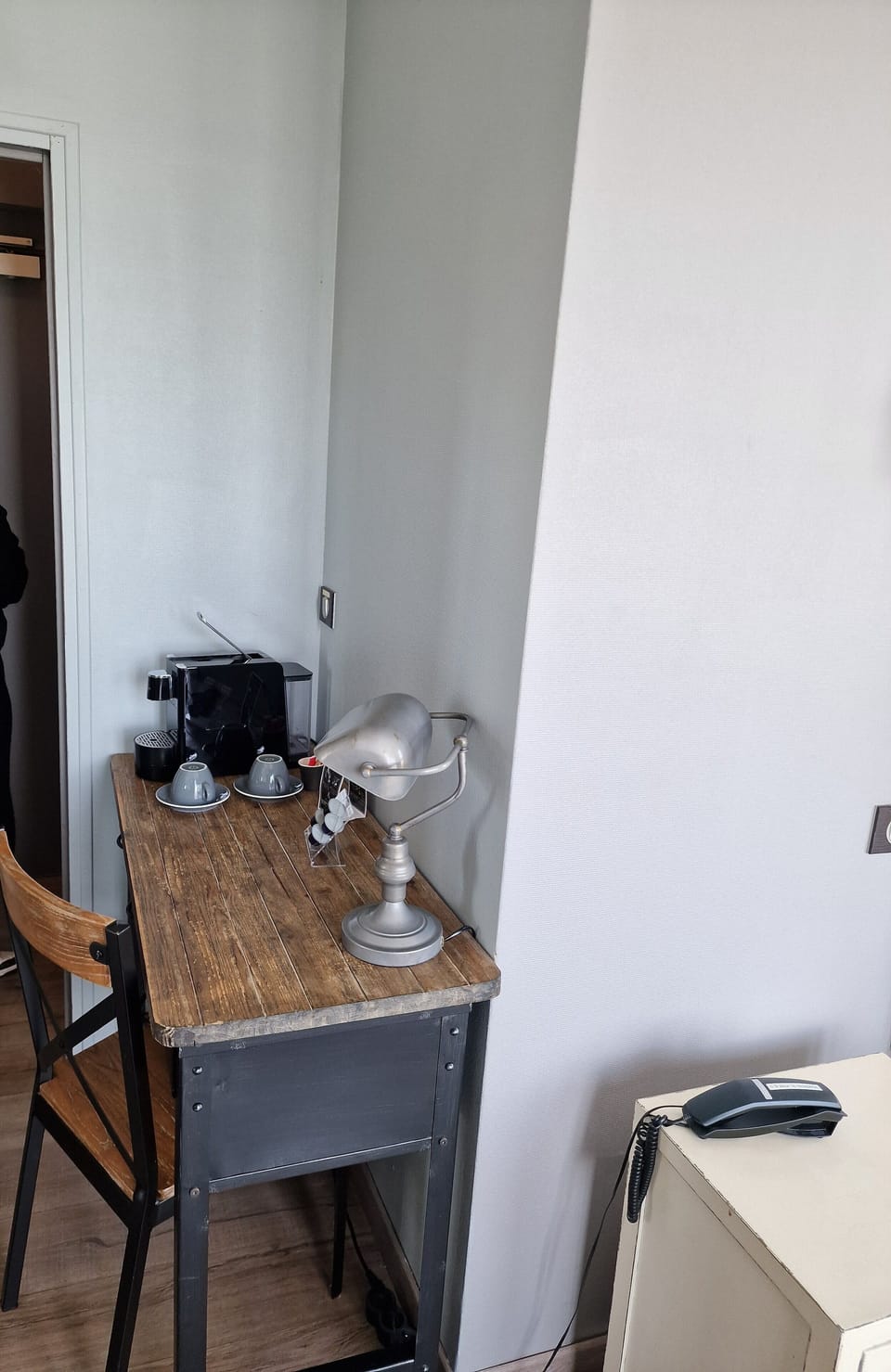 Premier Double Room, Sea View, Oceanfront | Living area | 55-cm flat-screen TV with premium channels