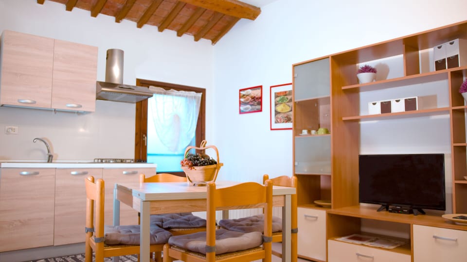 Apartment | Private kitchen | Fridge, microwave, oven, stovetop